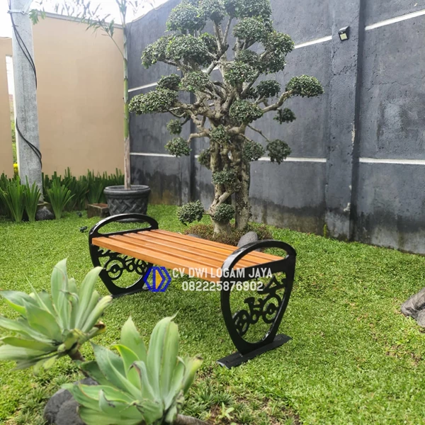 Kursi Taman Besi Model Malioboro Yogyakarta