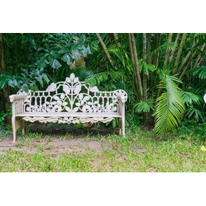 Kursi Taman Besi Vintage: Menciptakan Nuansa Retro di Halaman Rumah